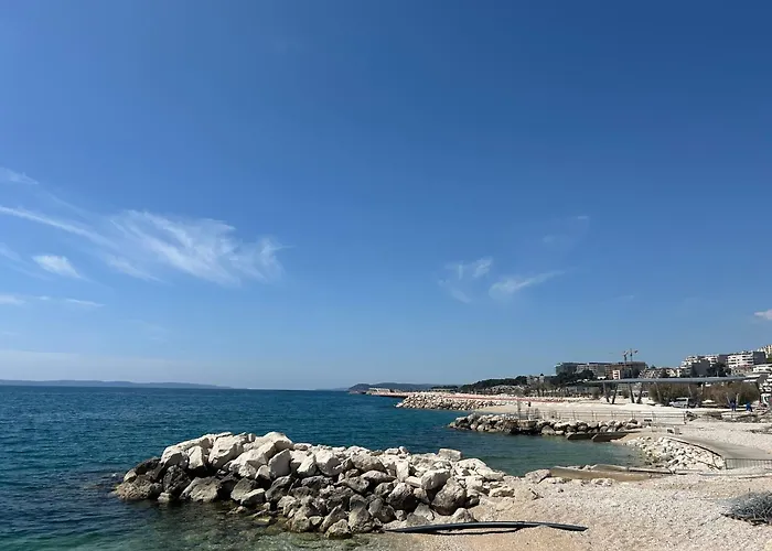 Calming Elegance In * Split